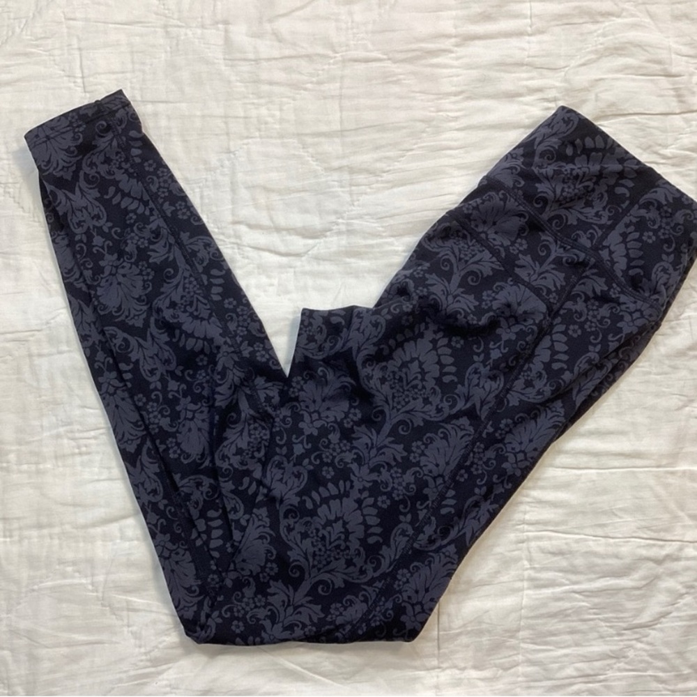 Athleta Soft Chartunga Yoga Leggings
